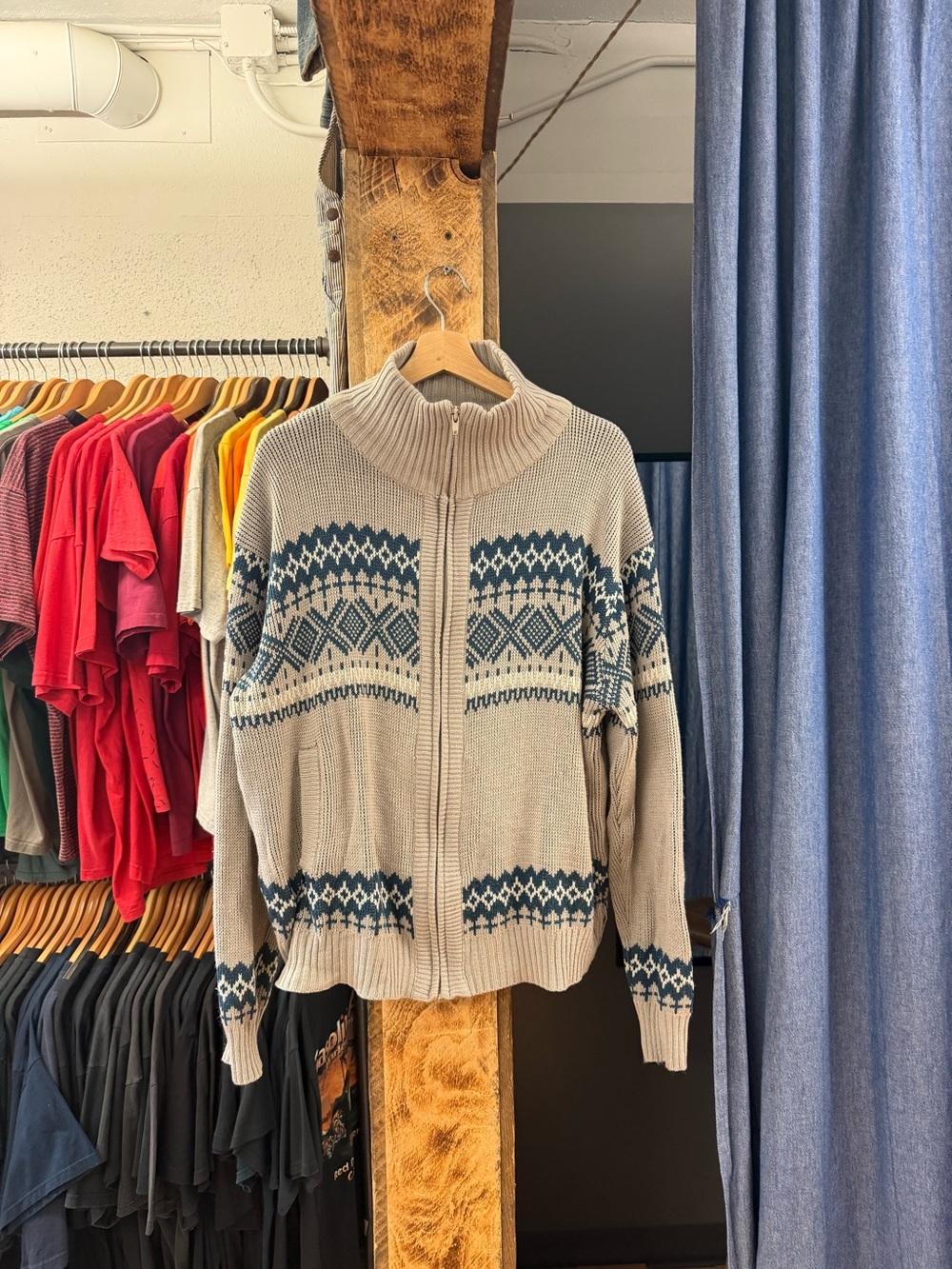 Vintage grey patterned knitted sweater